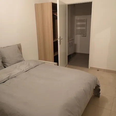 Bienvenus Chez Eric A Montevrain Appartement Buitenkant foto